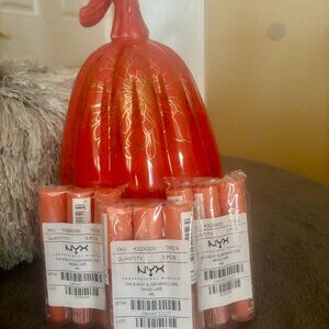 Perfect time of the year NYX PROFESSIONAL MAKEUP Milky Gloss, Mango Lassi